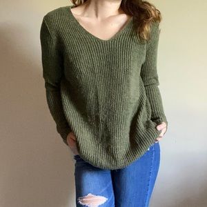 Green Sweater - size M